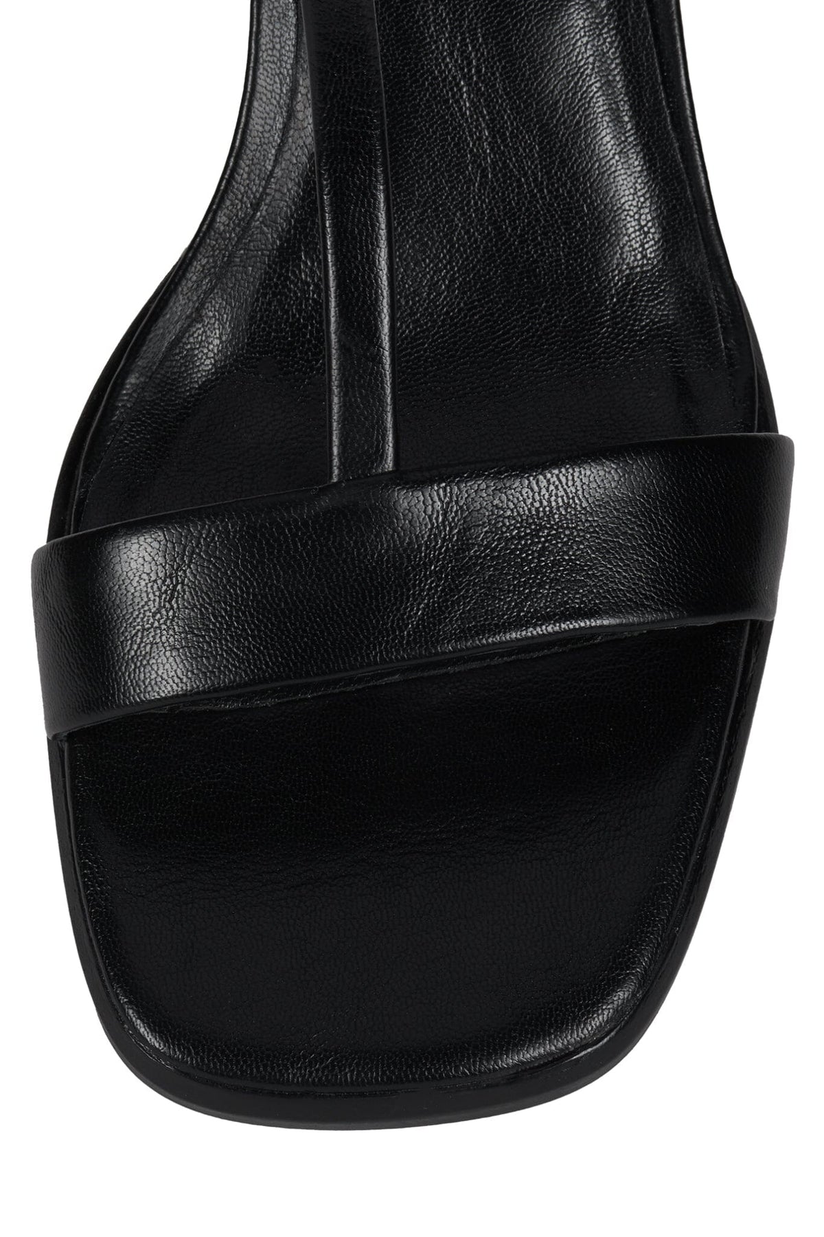 AUSTERE Black