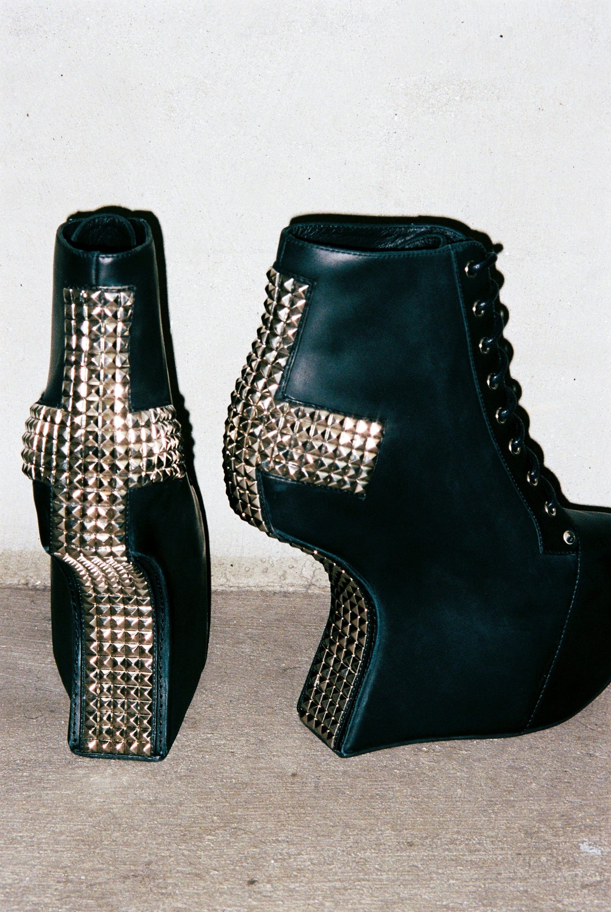 HOLY Jeffrey Campbell Platform Boot Black Silver _hover