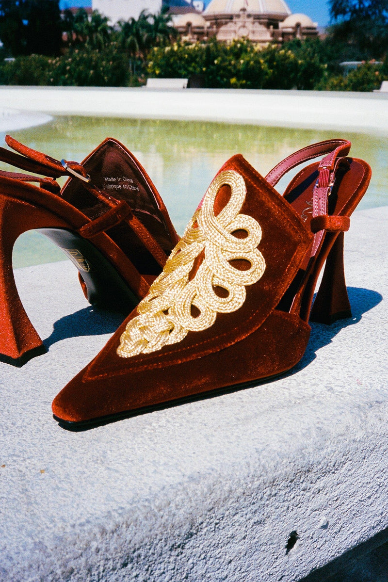 HUZZAH Jeffrey Campbell Slingback Heel Wine Velvet Gold
_hover