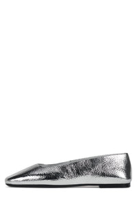 LISTOS Jeffrey Campbell Square-Toe Flat Silver Crinkle