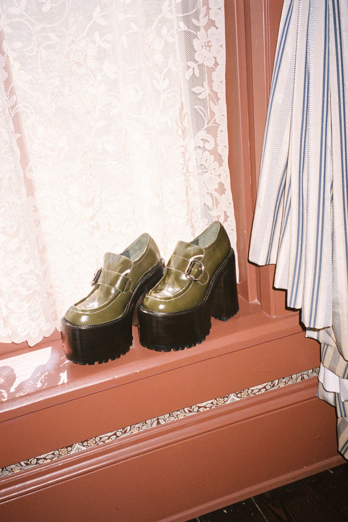 OFFSET Jeffrey Campbell Heeled Loafer Green Oiled _hover