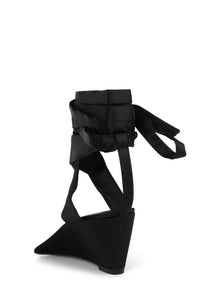 PIEDS-NUS Black Satin