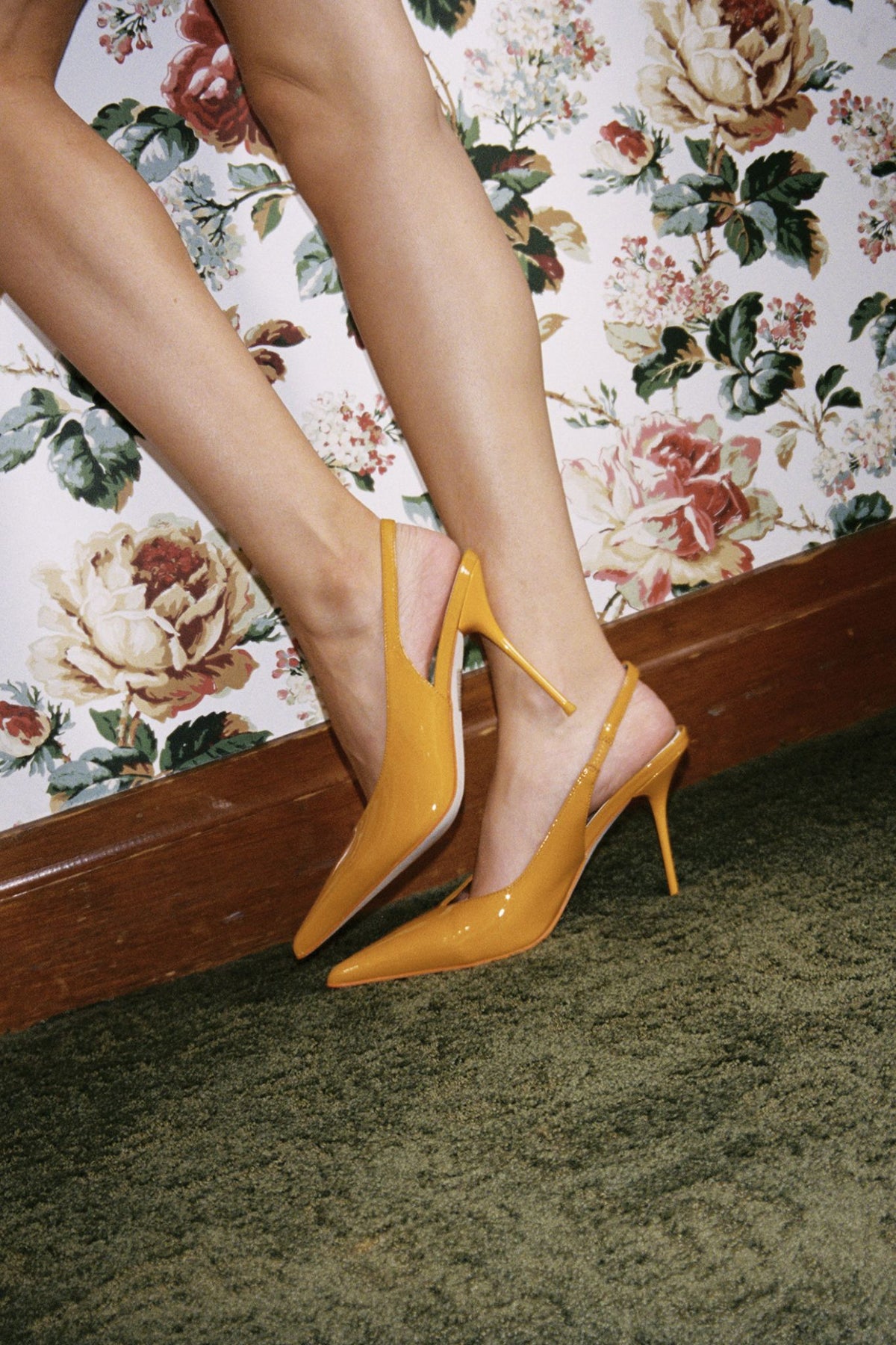 PUCKER-SB Mustard Patent _hover
