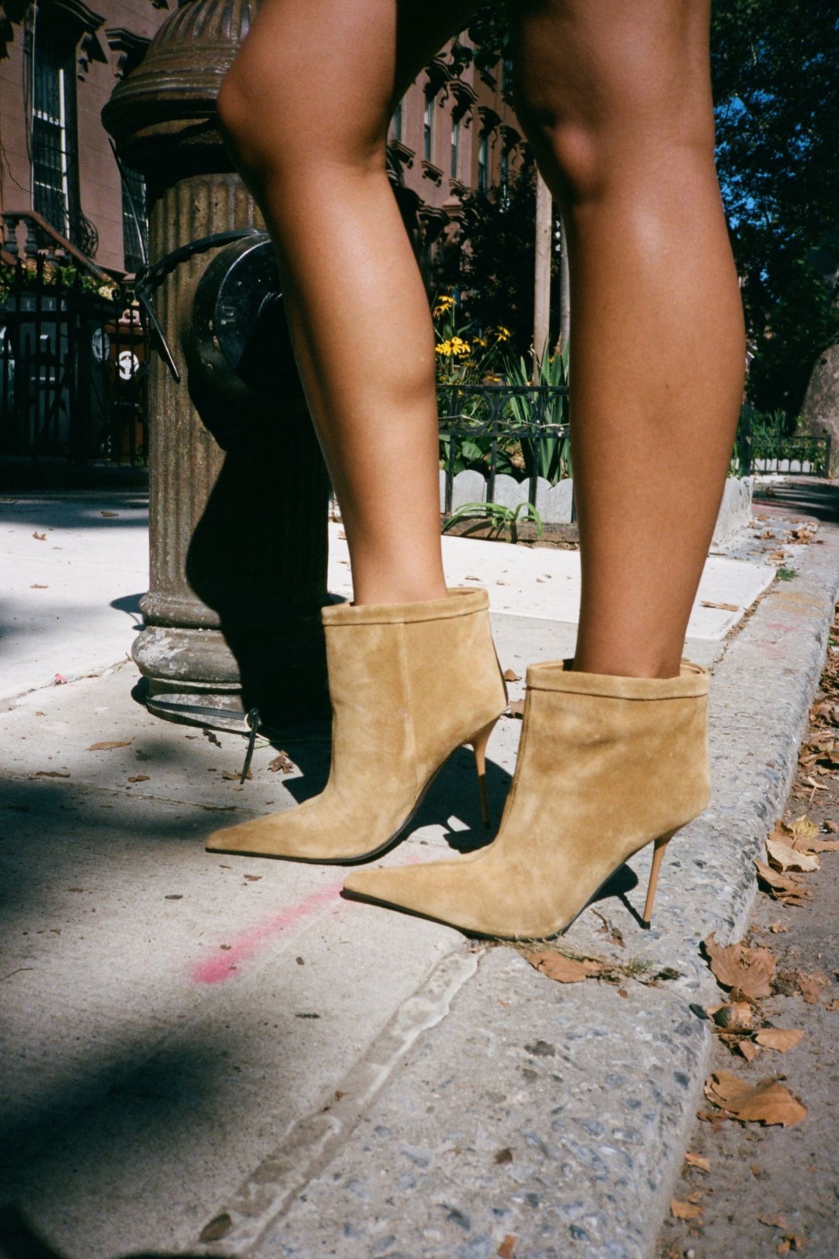TAKE-IT Stiletto Bootie Camel Suede _hover