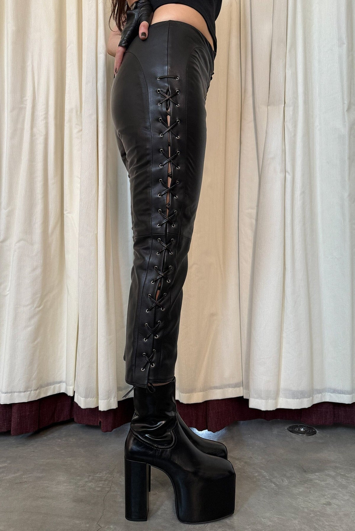 THE-DARE Jeffrey Campbell Platform Boot Black